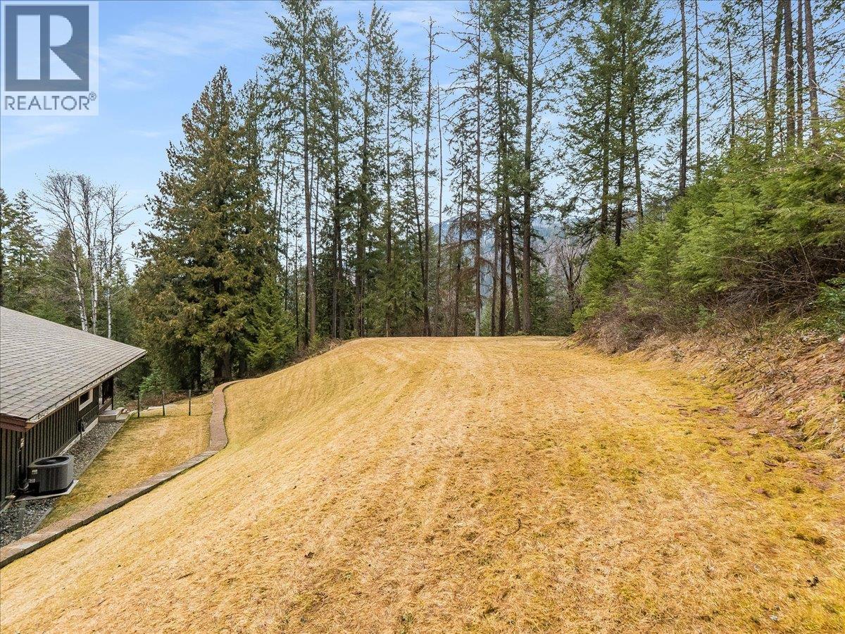 2162 Old Salmo Road, Fruitvale, British Columbia  V0G 1L1 - Photo 36 - 10376108