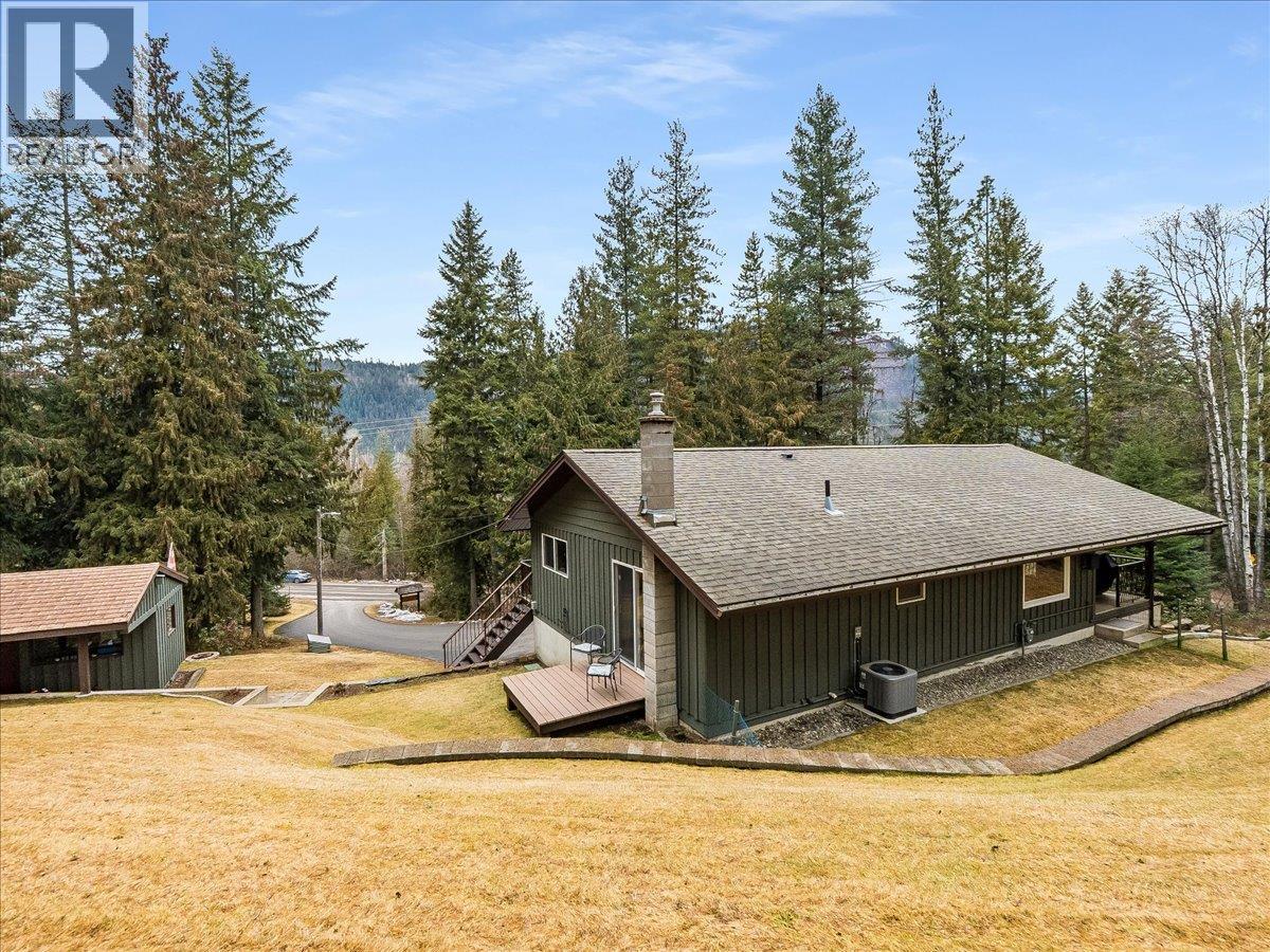 2162 Old Salmo Road, Fruitvale, British Columbia  V0G 1L1 - Photo 37 - 10376108