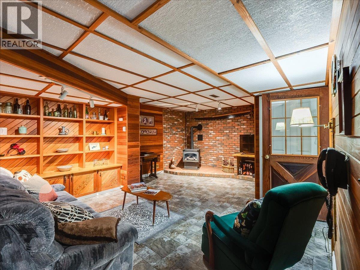 2162 Old Salmo Road, Fruitvale, British Columbia  V0G 1L1 - Photo 42 - 10376108