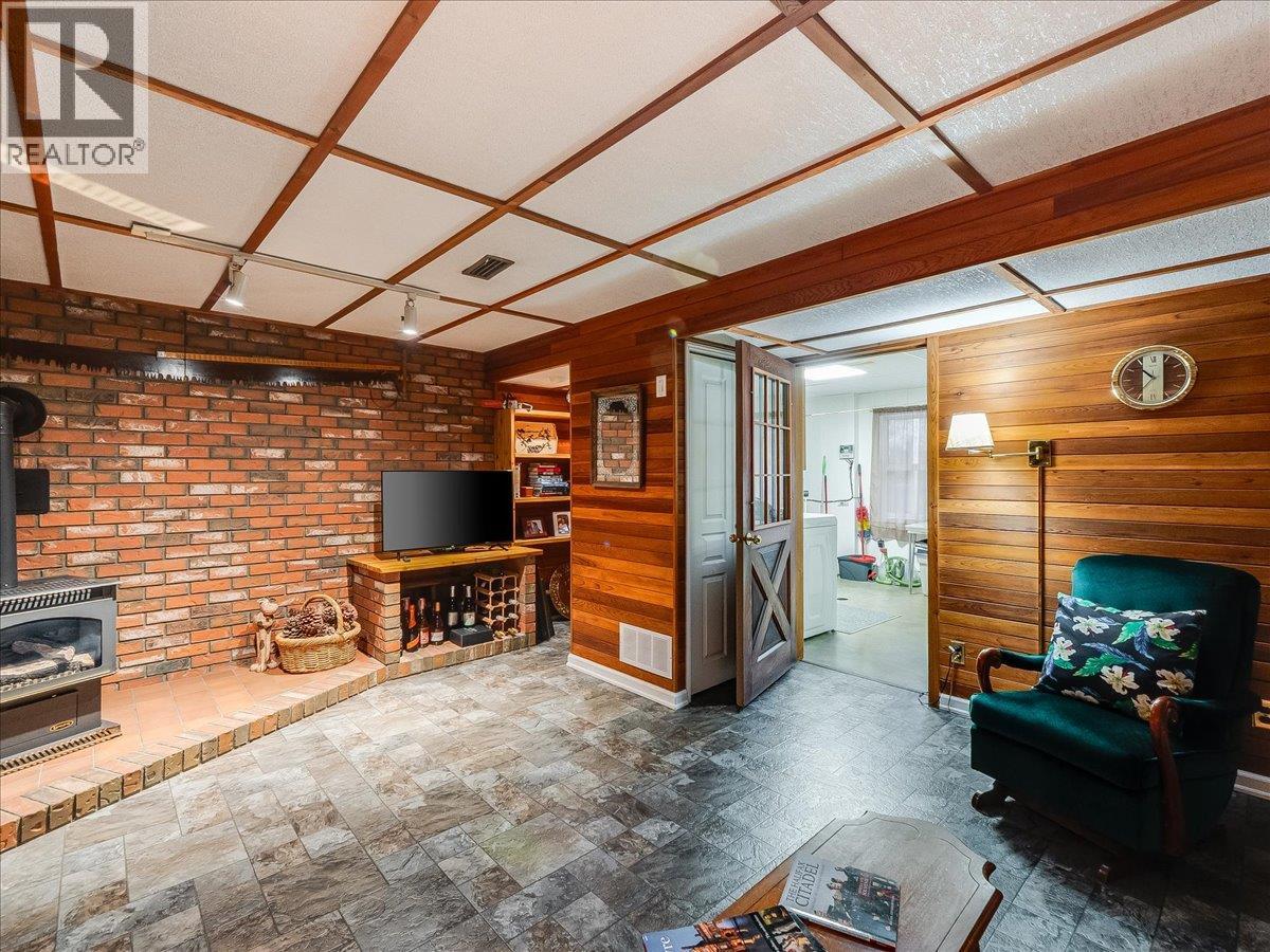 2162 Old Salmo Road, Fruitvale, British Columbia  V0G 1L1 - Photo 43 - 10376108