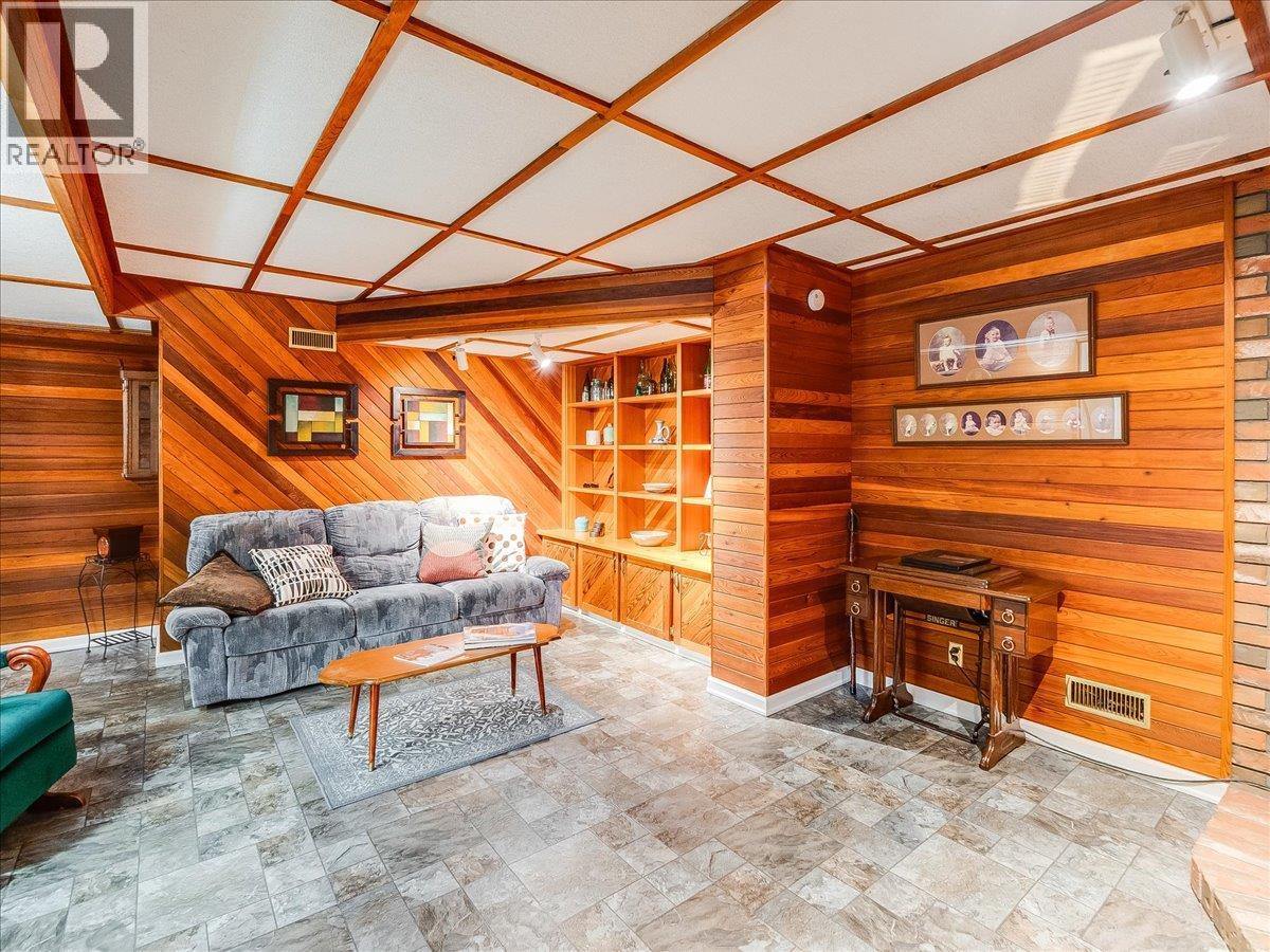 2162 Old Salmo Road, Fruitvale, British Columbia  V0G 1L1 - Photo 45 - 10376108