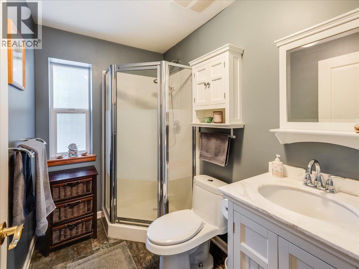 2162 Old Salmo Road, Fruitvale, British Columbia  V0G 1L1 - Photo 49 - 10376108