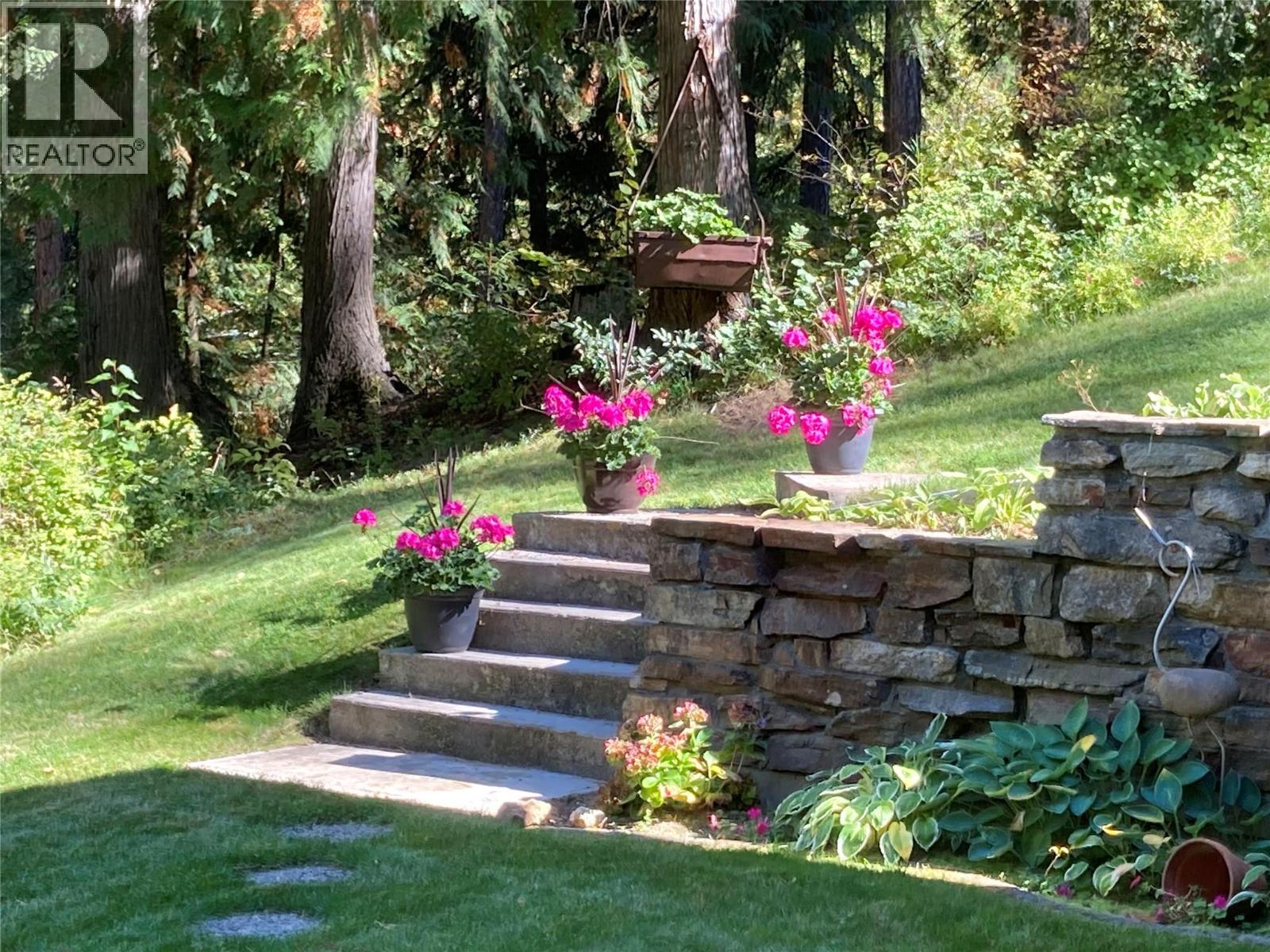 2162 Old Salmo Road, Fruitvale, British Columbia  V0G 1L1 - Photo 53 - 10376108