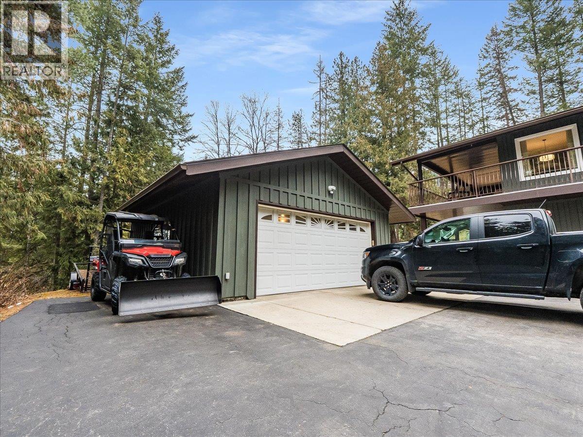 2162 Old Salmo Road, Fruitvale, British Columbia  V0G 1L1 - Photo 54 - 10376108