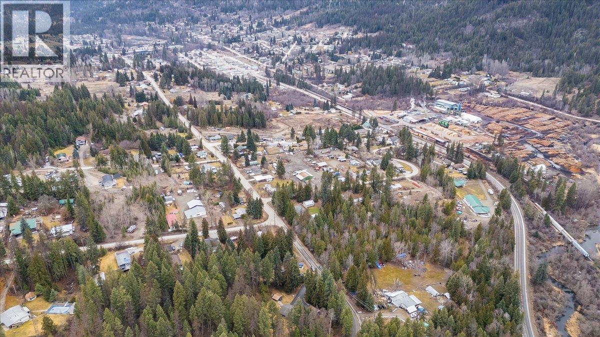 2162 Old Salmo Road, Fruitvale, British Columbia  V0G 1L1 - Photo 66 - 10376108