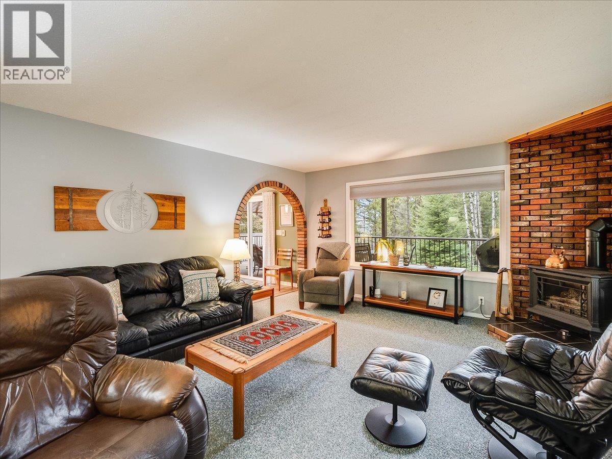 2162 Old Salmo Road, Fruitvale, British Columbia  V0G 1L1 - Photo 7 - 10376108