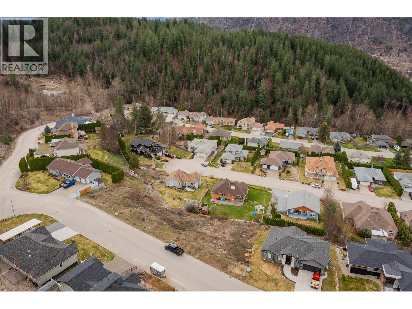 2450 Mcbride Street, Trail, British Columbia  V1R 4N8 - Photo 2 - 10376118