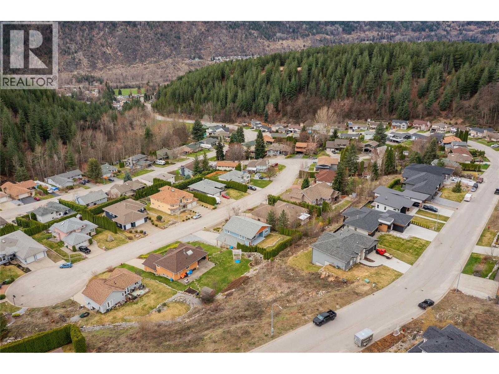 2450 Mcbride Street, Trail, British Columbia  V1R 4N8 - Photo 9 - 10376118