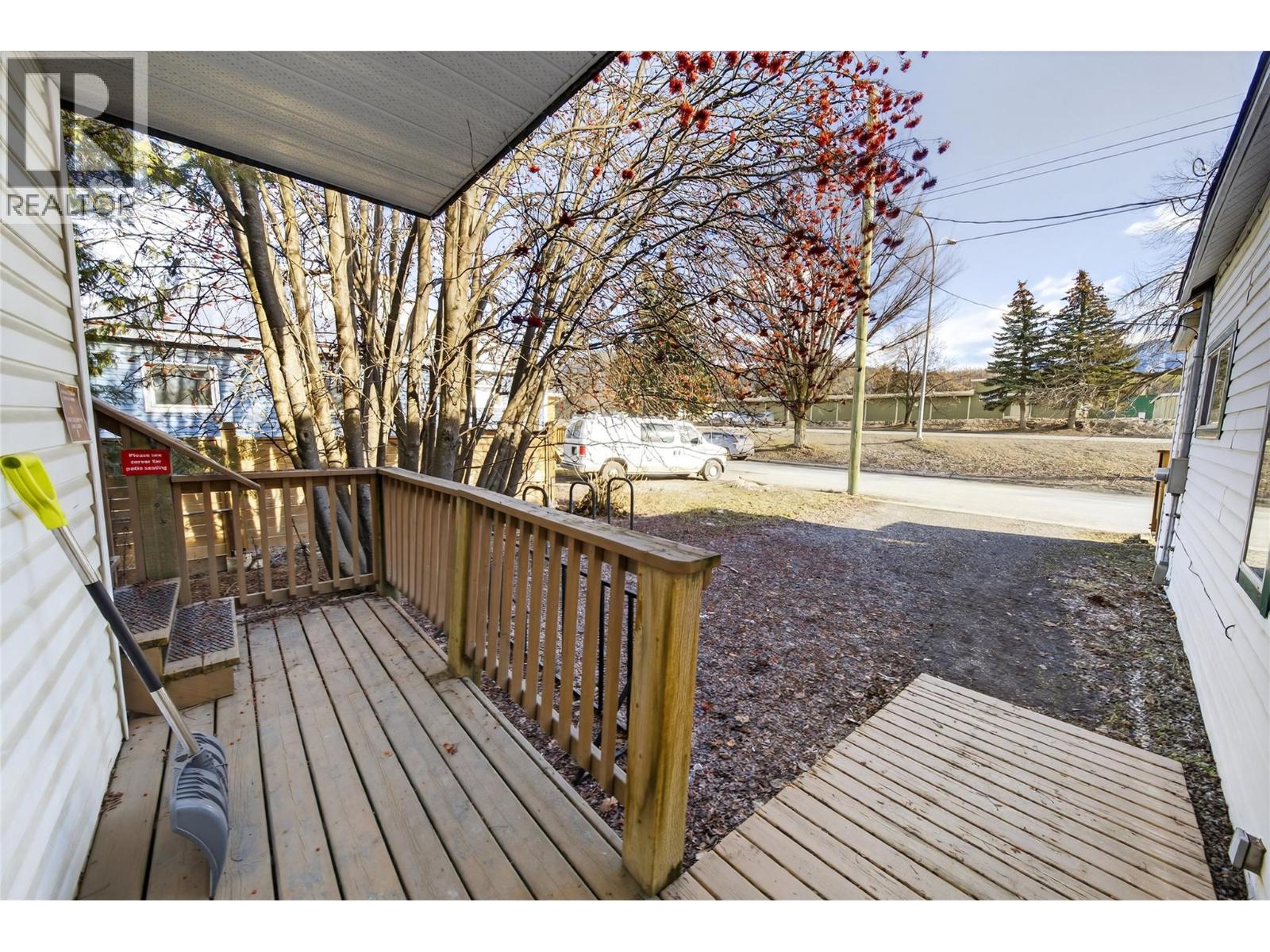 931 7th Avenue, Fernie, British Columbia  V0B 1M0 - Photo 38 - 10376045