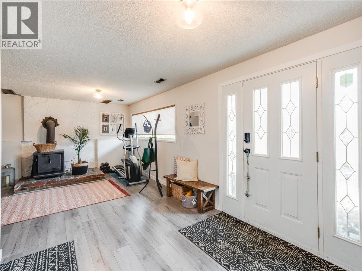 520 10th Avenue, Castlegar, British Columbia  V1N 1K7 - Photo 10 - 10375936