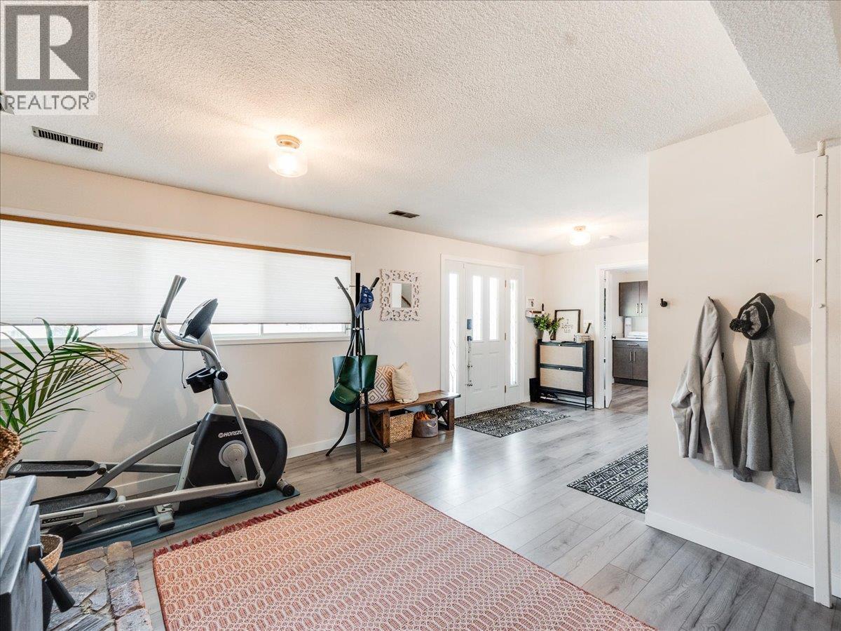 520 10th Avenue, Castlegar, British Columbia  V1N 1K7 - Photo 11 - 10375936