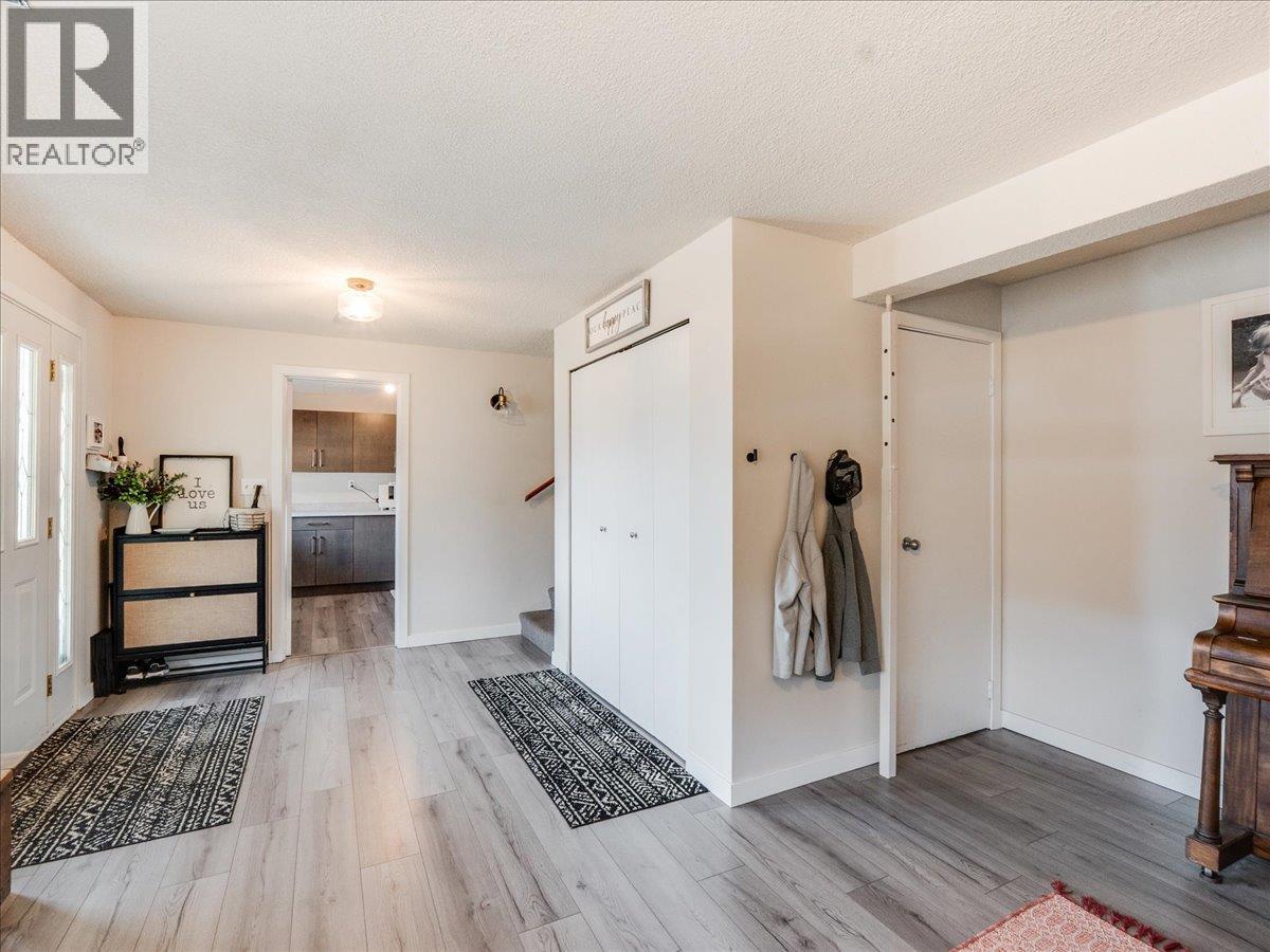 520 10th Avenue, Castlegar, British Columbia  V1N 1K7 - Photo 12 - 10375936