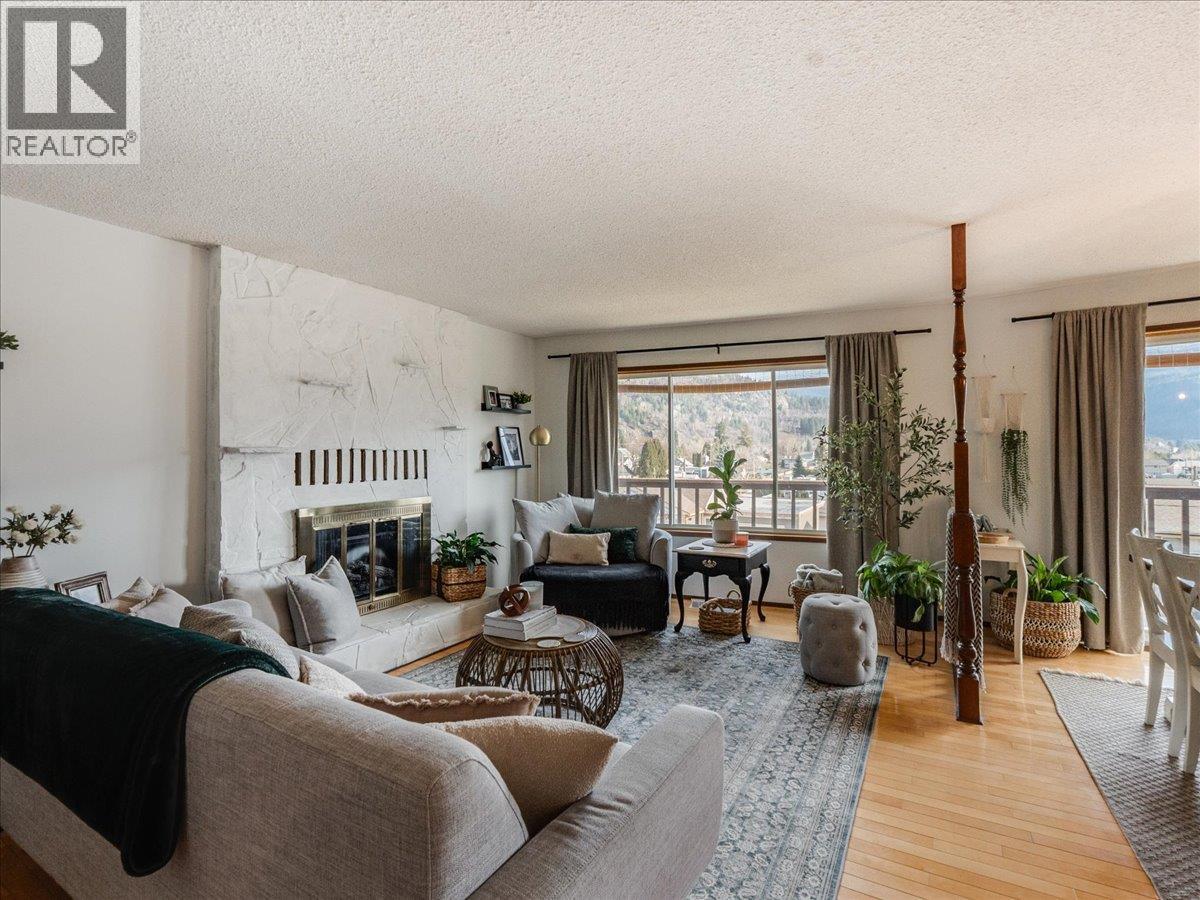 520 10th Avenue, Castlegar, British Columbia  V1N 1K7 - Photo 17 - 10375936