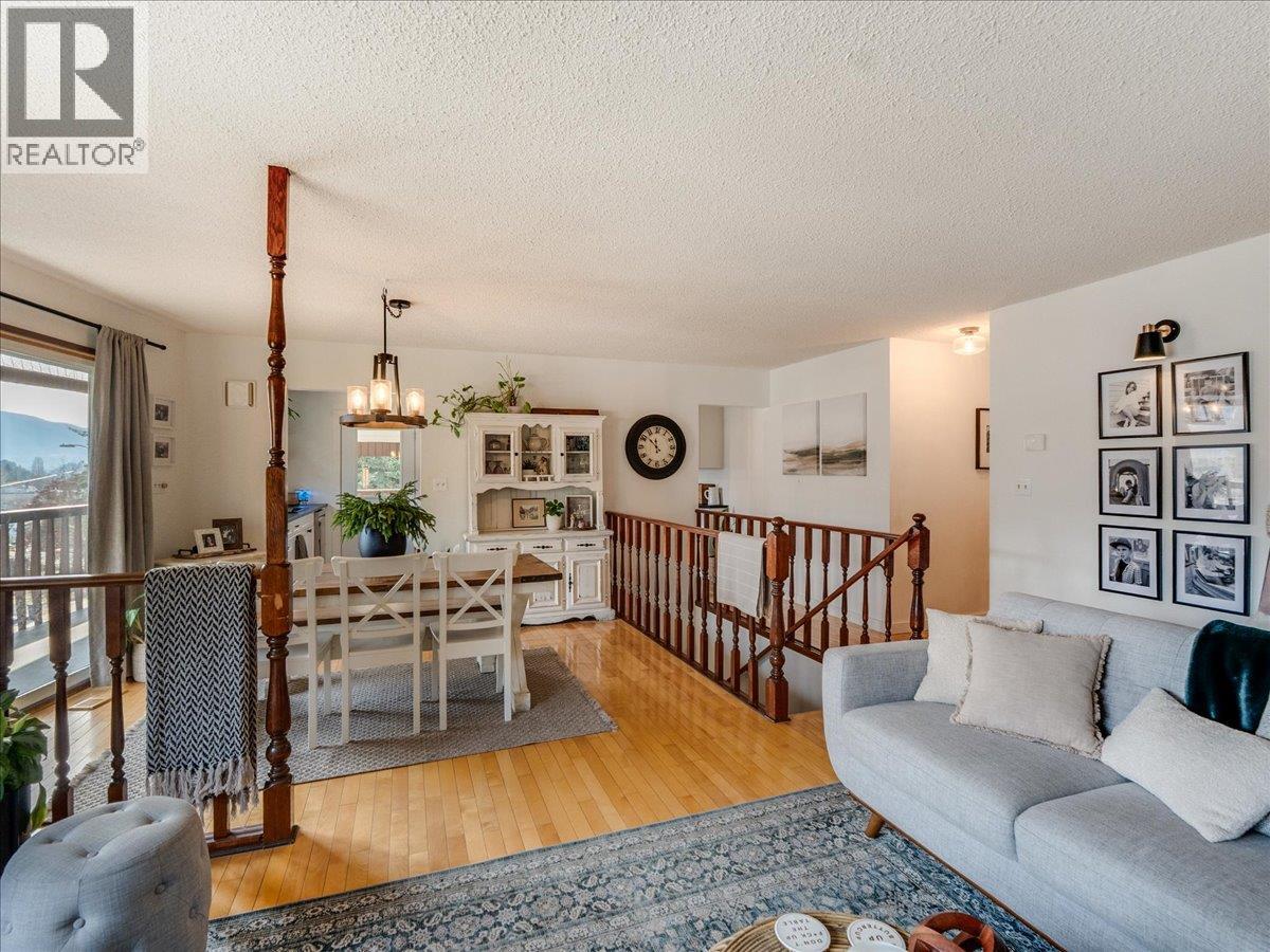 520 10th Avenue, Castlegar, British Columbia  V1N 1K7 - Photo 18 - 10375936