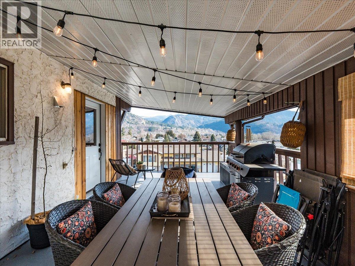 520 10th Avenue, Castlegar, British Columbia  V1N 1K7 - Photo 46 - 10375936