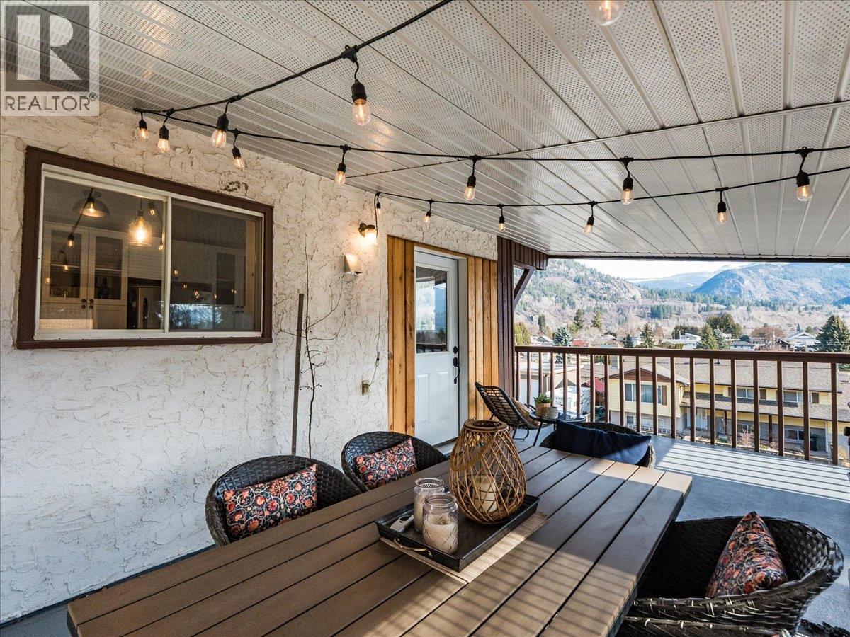 520 10th Avenue, Castlegar, British Columbia  V1N 1K7 - Photo 47 - 10375936