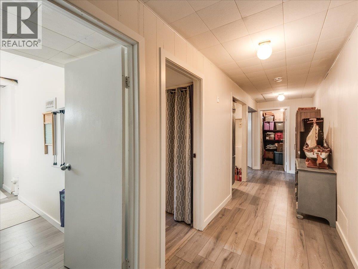 520 10th Avenue, Castlegar, British Columbia  V1N 1K7 - Photo 60 - 10375936