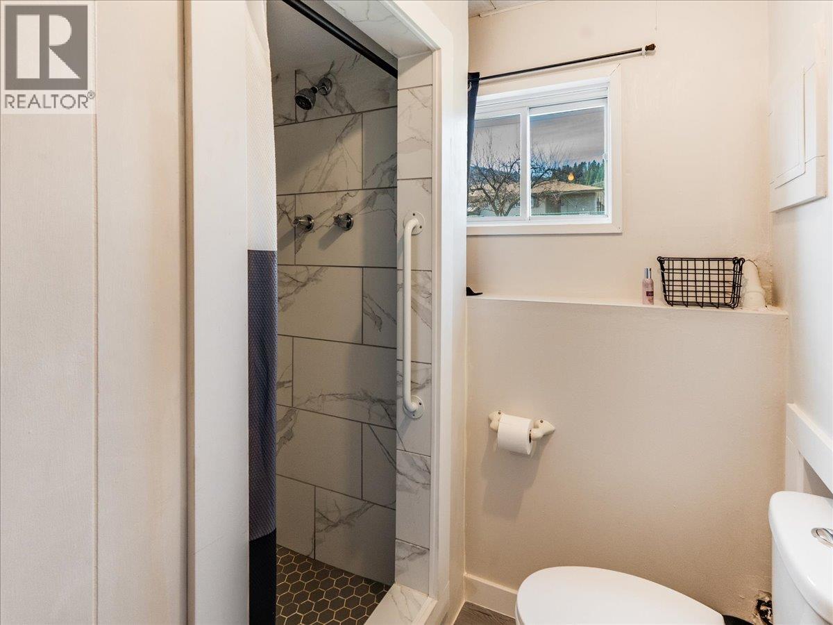 520 10th Avenue, Castlegar, British Columbia  V1N 1K7 - Photo 63 - 10375936