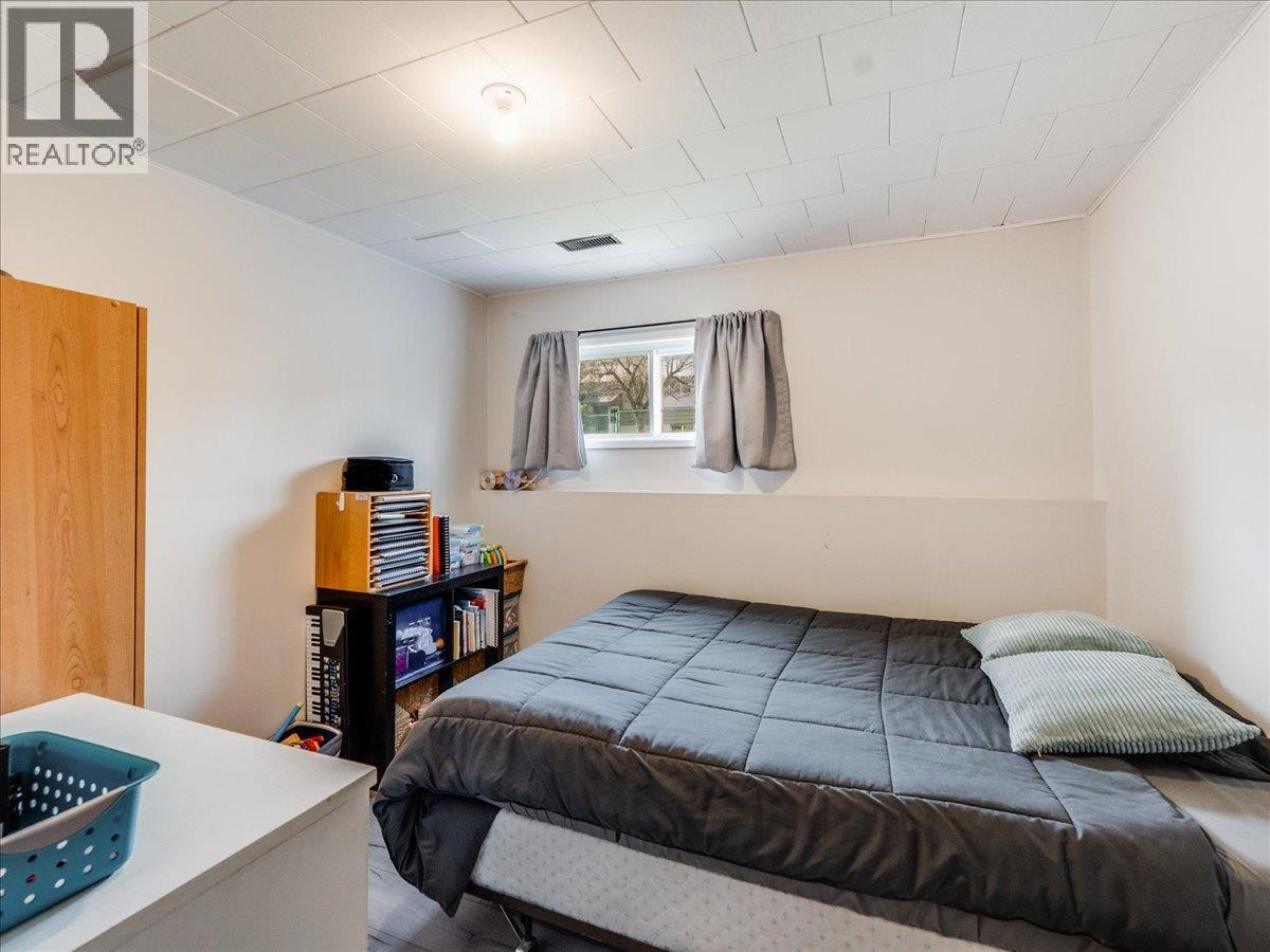 520 10th Avenue, Castlegar, British Columbia  V1N 1K7 - Photo 64 - 10375936