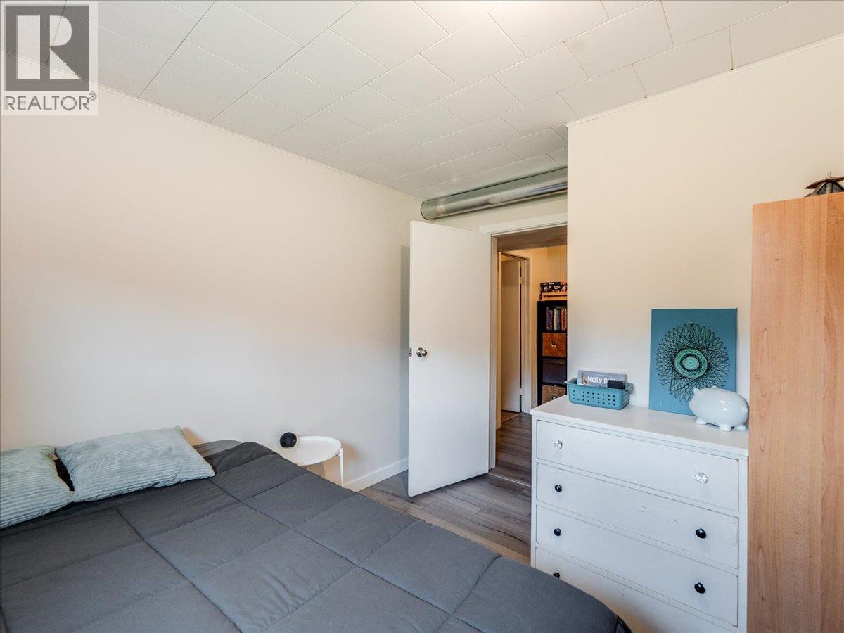 520 10th Avenue, Castlegar, British Columbia  V1N 1K7 - Photo 65 - 10375936