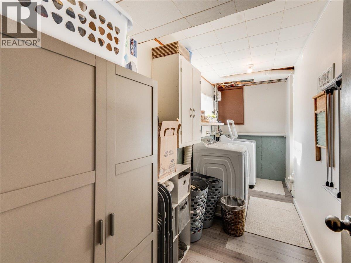 520 10th Avenue, Castlegar, British Columbia  V1N 1K7 - Photo 68 - 10375936