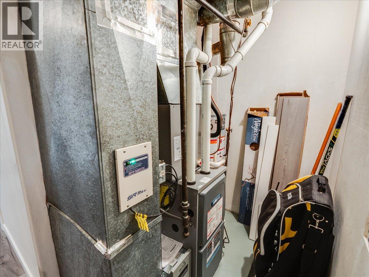 520 10th Avenue, Castlegar, British Columbia  V1N 1K7 - Photo 72 - 10375936