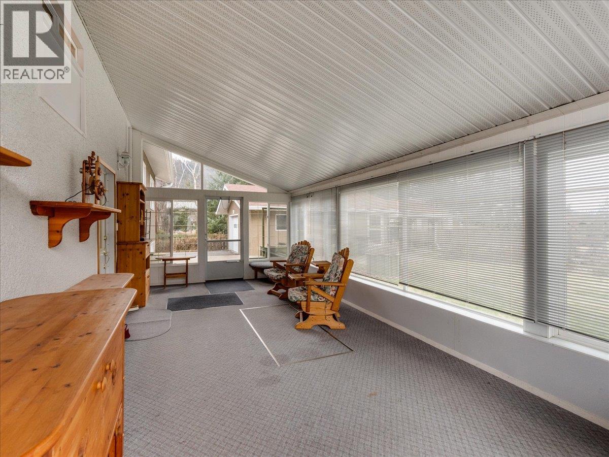 130 100th Street, Castlegar, British Columbia  V1N 3C5 - Photo 28 - 10375487