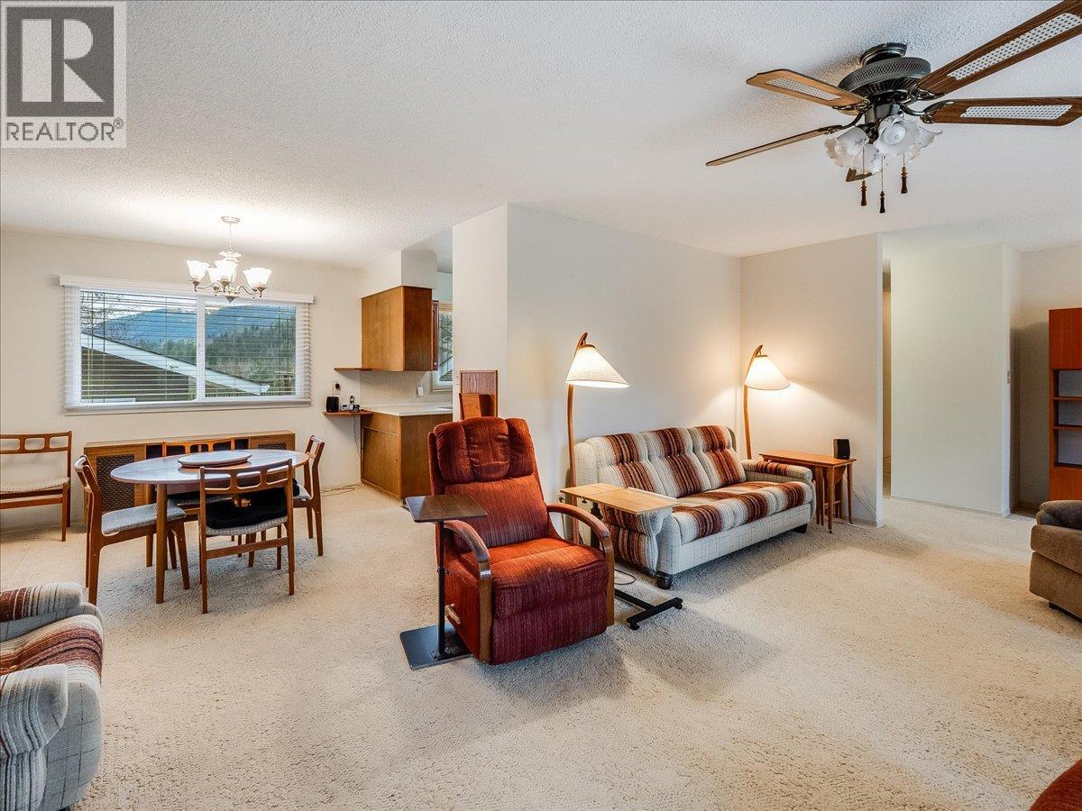 130 100th Street, Castlegar, British Columbia  V1N 3C5 - Photo 36 - 10375487