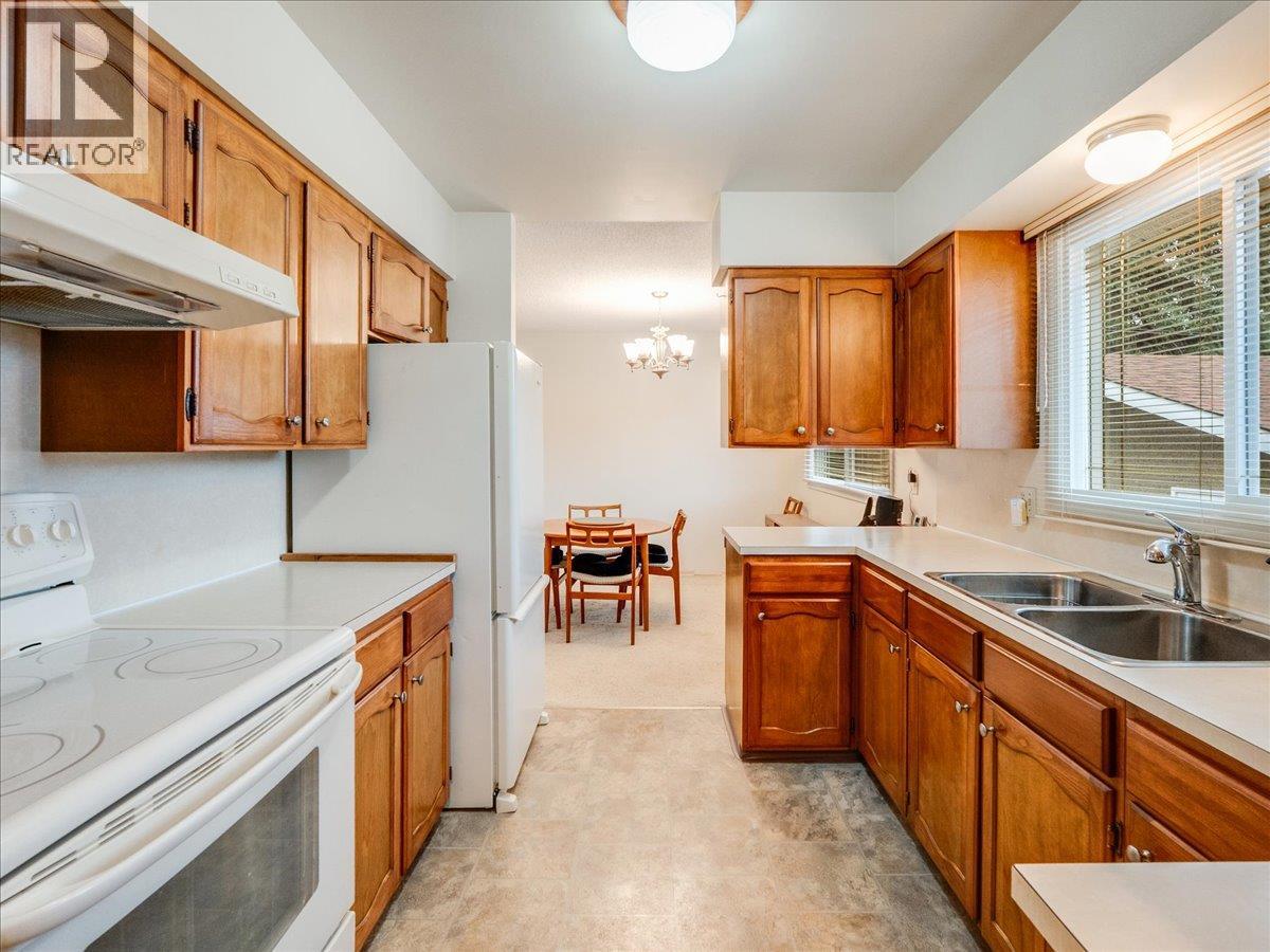 130 100th Street, Castlegar, British Columbia  V1N 3C5 - Photo 41 - 10375487