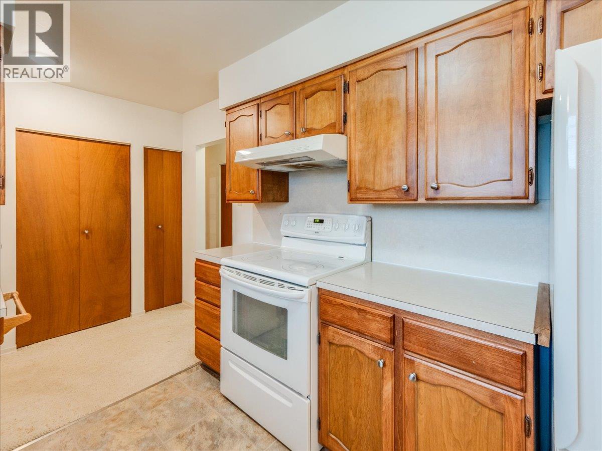 130 100th Street, Castlegar, British Columbia  V1N 3C5 - Photo 44 - 10375487