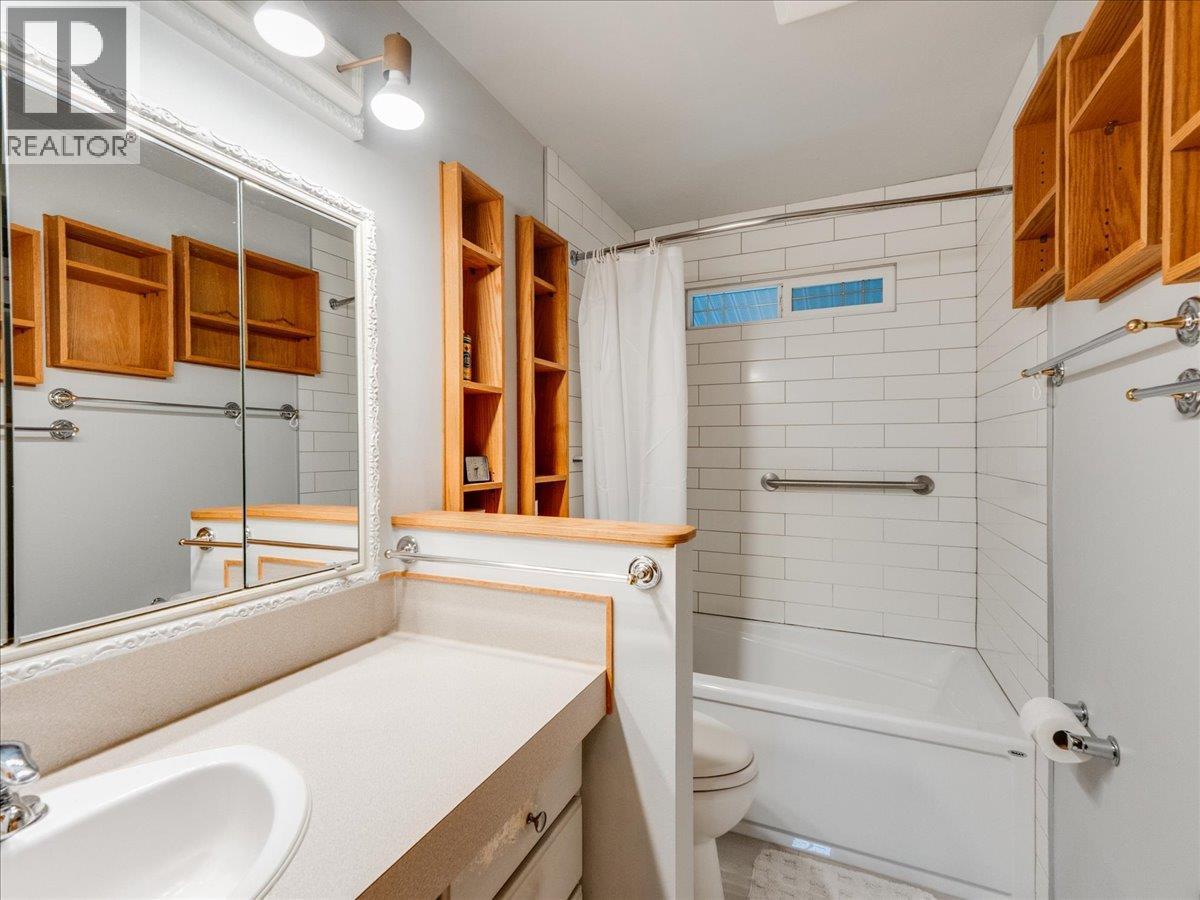 130 100th Street, Castlegar, British Columbia  V1N 3C5 - Photo 45 - 10375487