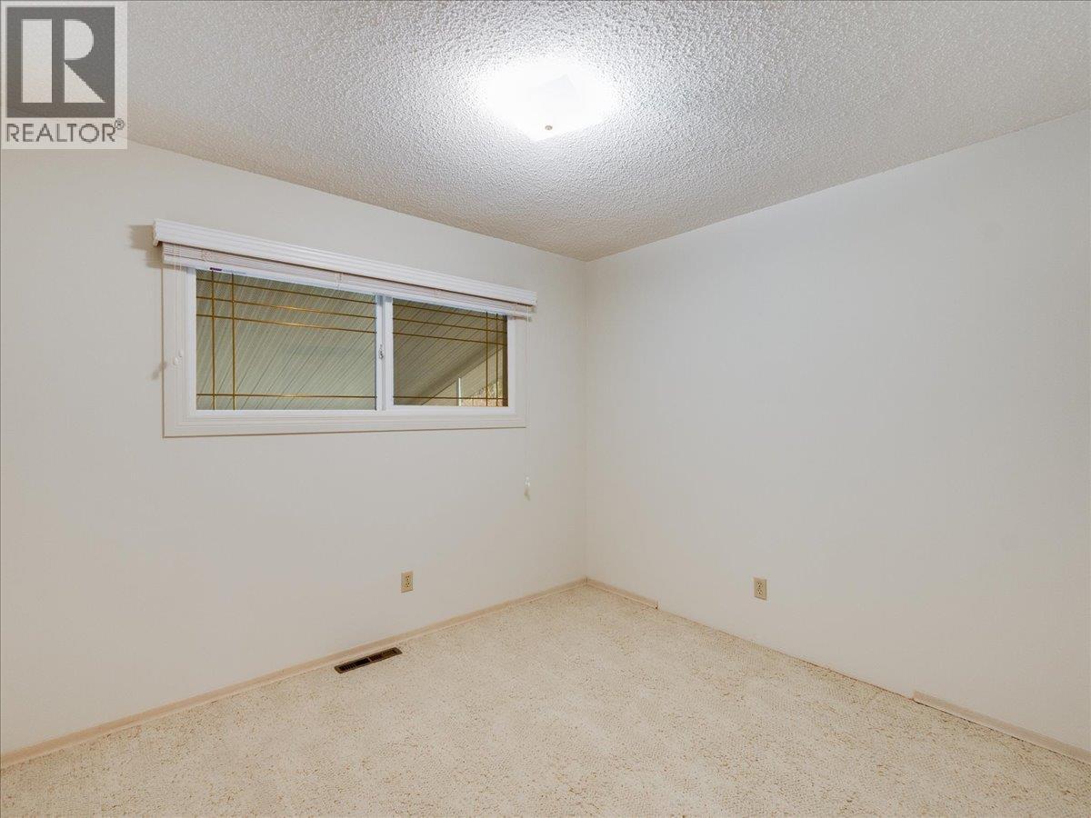 130 100th Street, Castlegar, British Columbia  V1N 3C5 - Photo 50 - 10375487