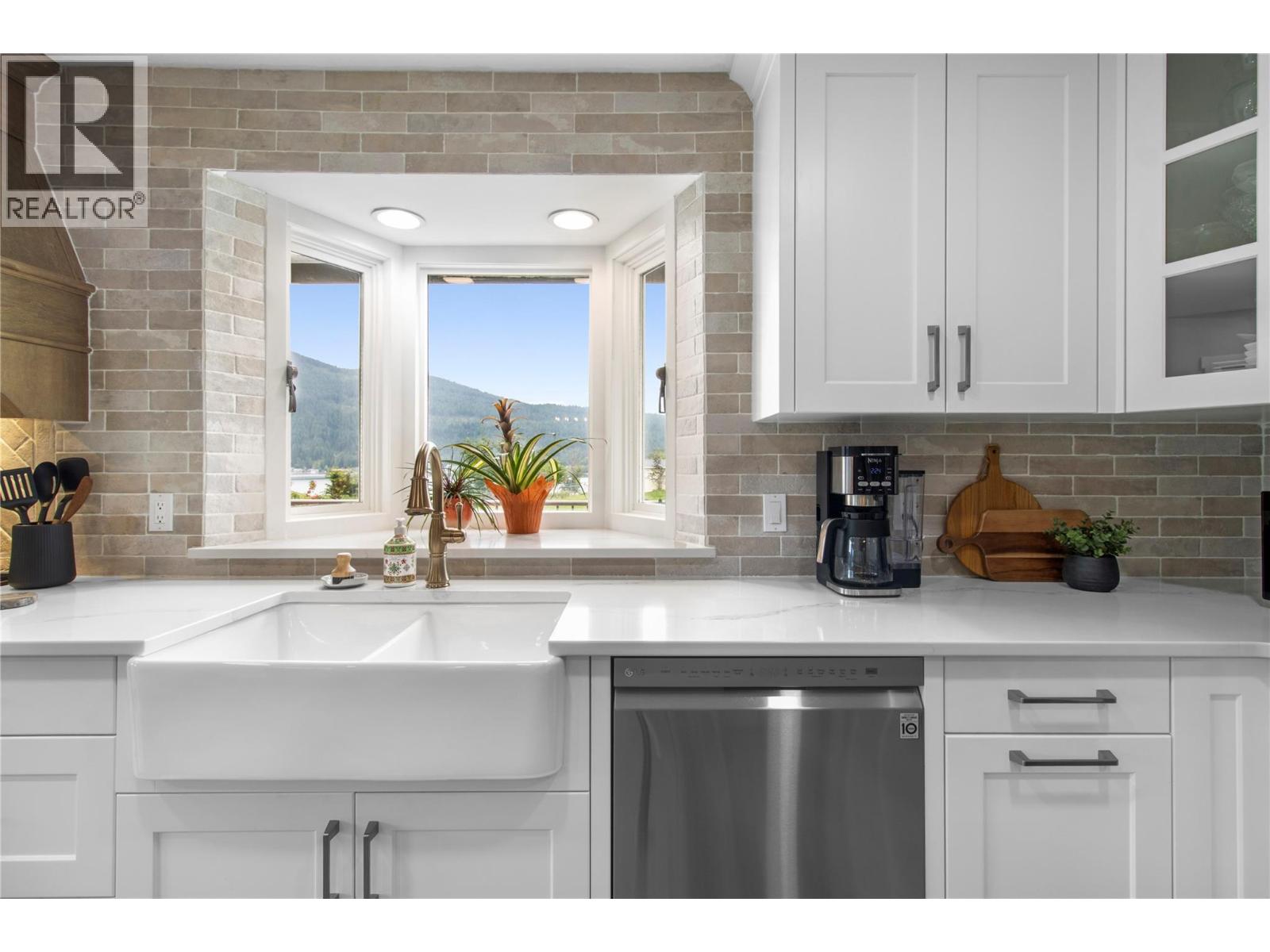 2484 Sunrise Boulevard, Blind Bay, British Columbia  V0E 2W2 - Photo 27 - 10375201