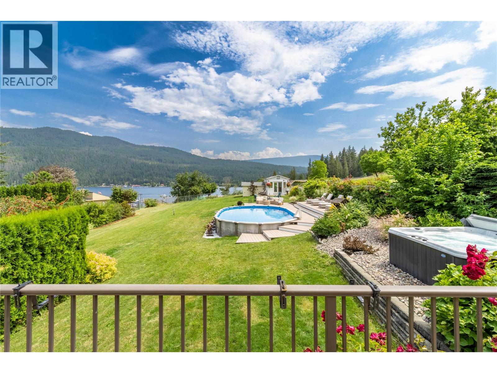 2484 Sunrise Boulevard, Blind Bay, British Columbia  V0E 2W2 - Photo 3 - 10375201