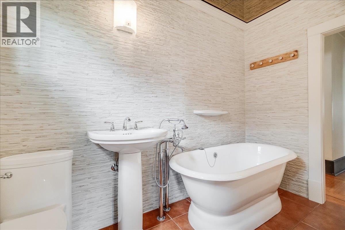 417 Hamilton Avenue, Nelson, British Columbia  V1L 3G1 - Photo 30 - 10374902