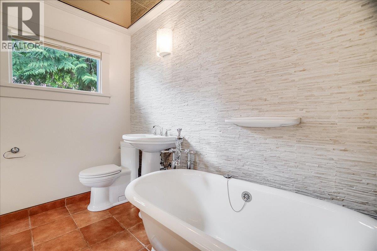 417 Hamilton Avenue, Nelson, British Columbia  V1L 3G1 - Photo 34 - 10374902