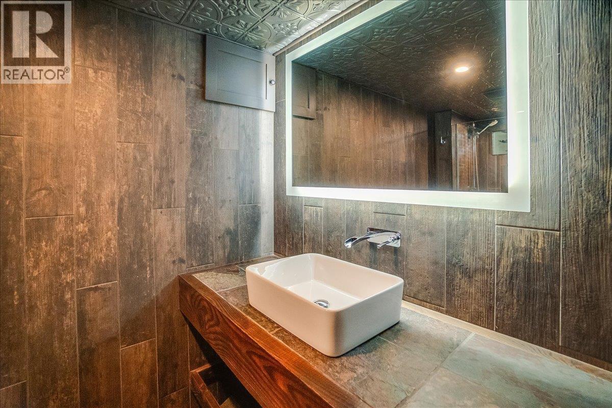 417 Hamilton Avenue, Nelson, British Columbia  V1L 3G1 - Photo 48 - 10374902