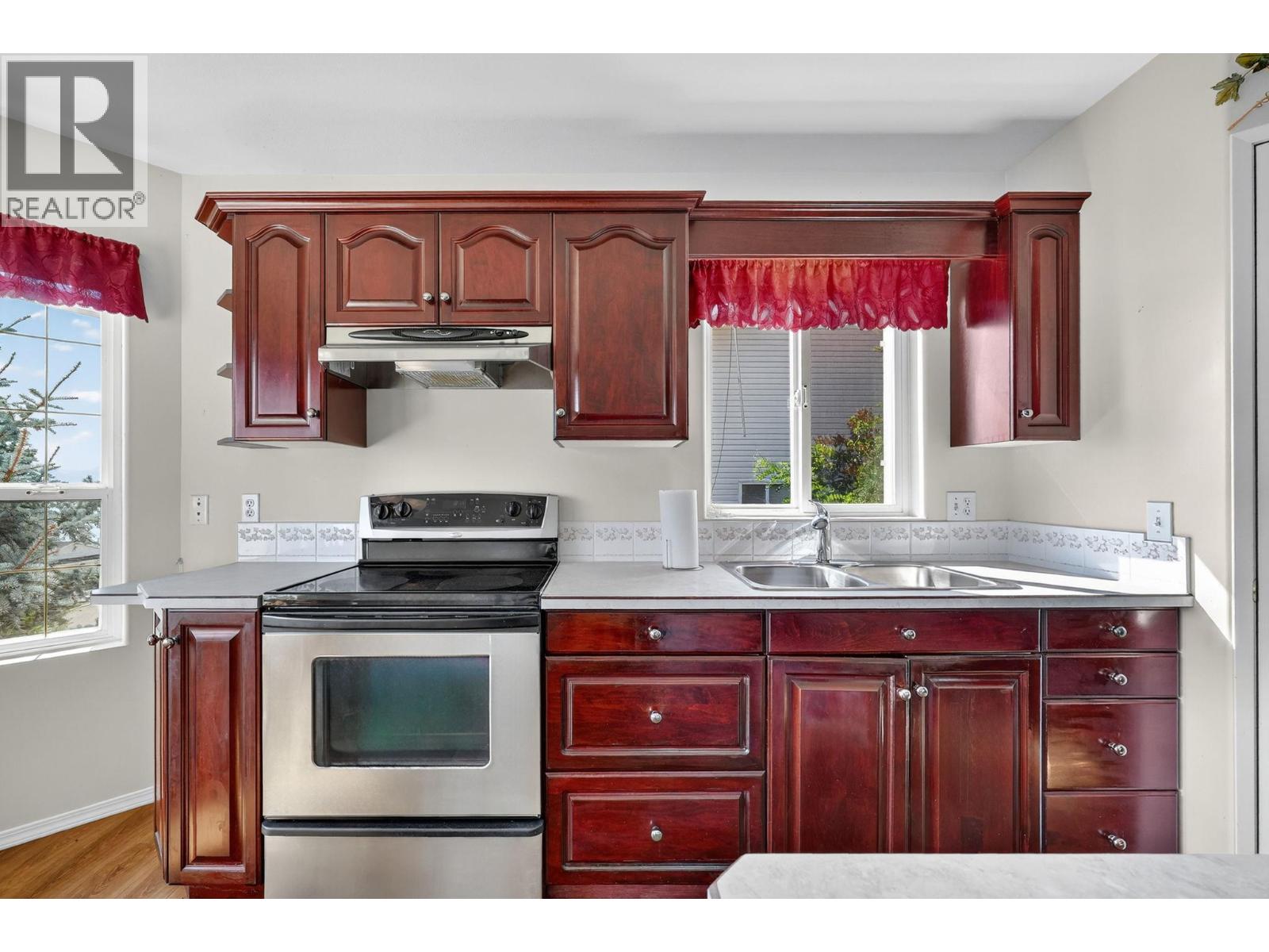 5220 Sutherland Road, Peachland, British Columbia  V0H 1X0 - Photo 9 - 10372486