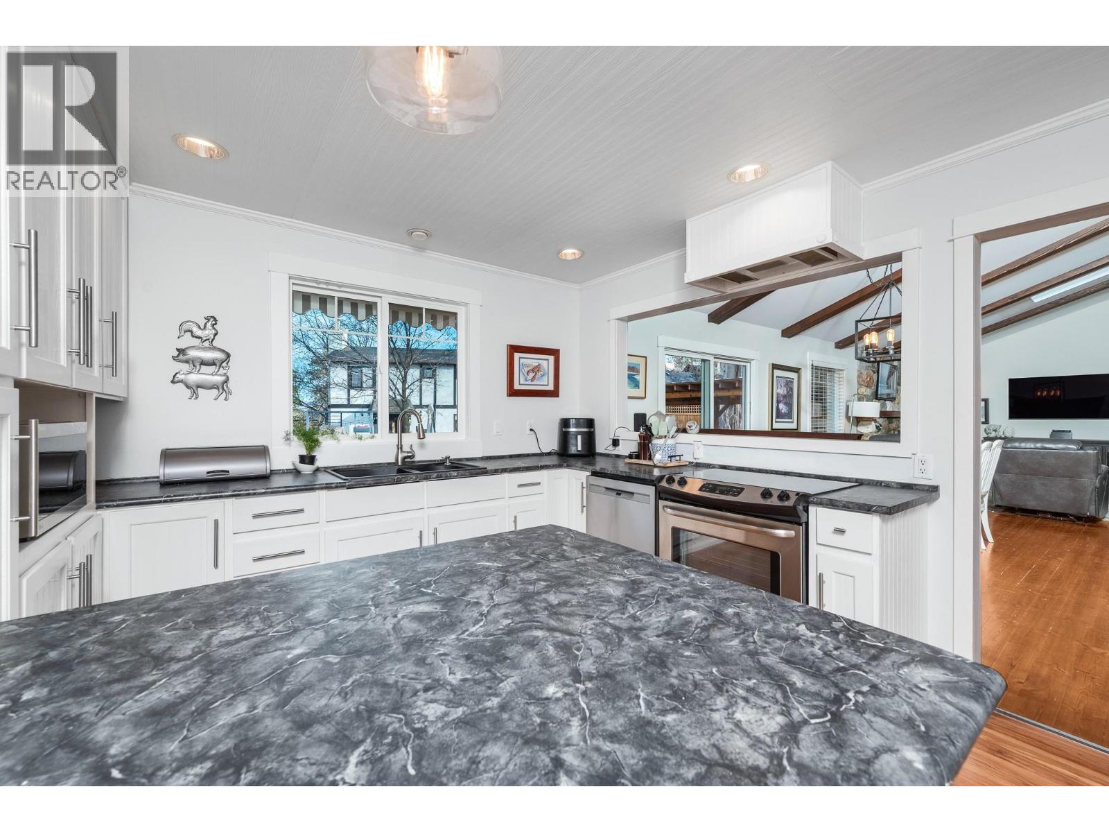 1603 39a Avenue, Vernon, British Columbia  V1T 7S3 - Photo 18 - 10375516