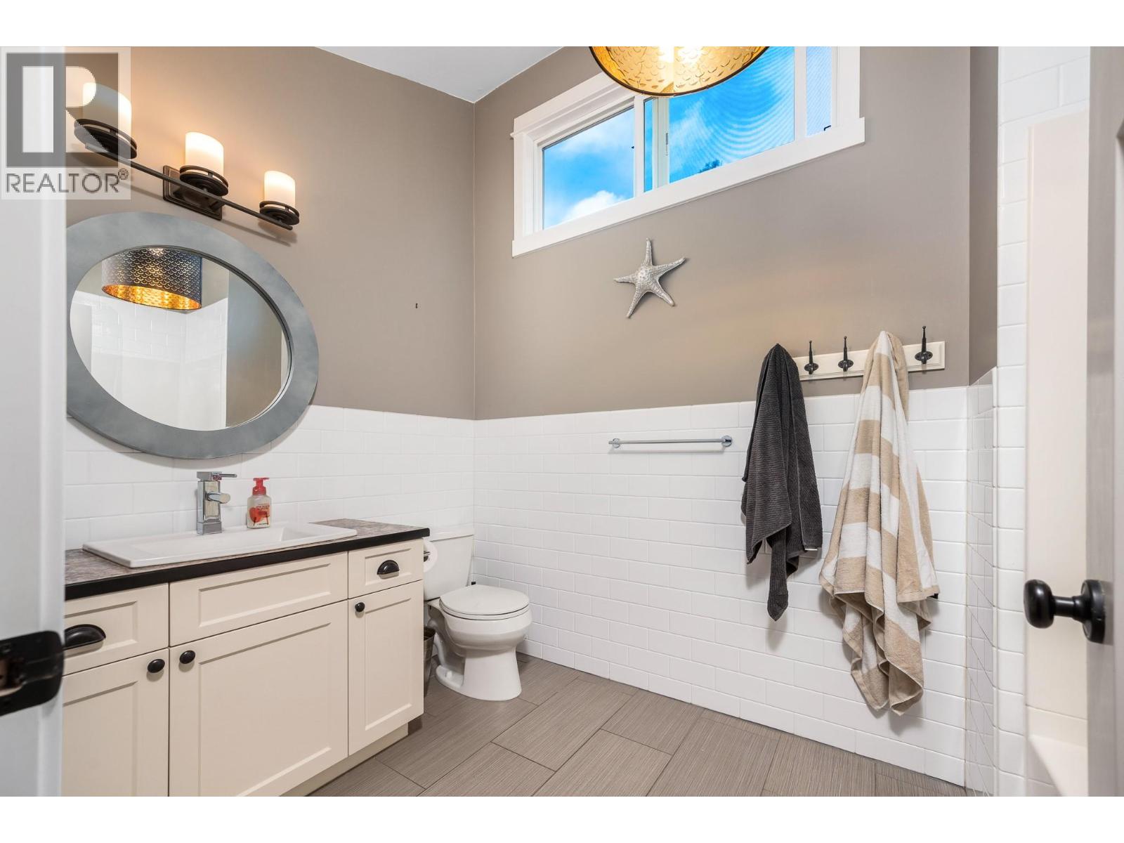 1603 39a Avenue, Vernon, British Columbia  V1T 7S3 - Photo 26 - 10375516