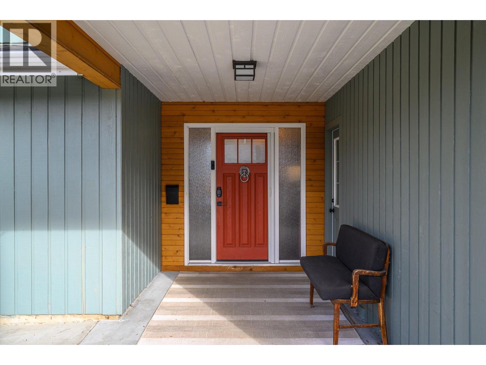 1603 39a Avenue, Vernon, British Columbia  V1T 7S3 - Photo 3 - 10375516