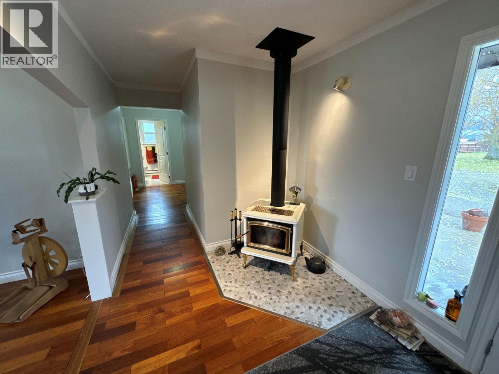 5175 Siminoff Road, Grand Forks, British Columbia  V0H 1H4 - Photo 5 - 10375989