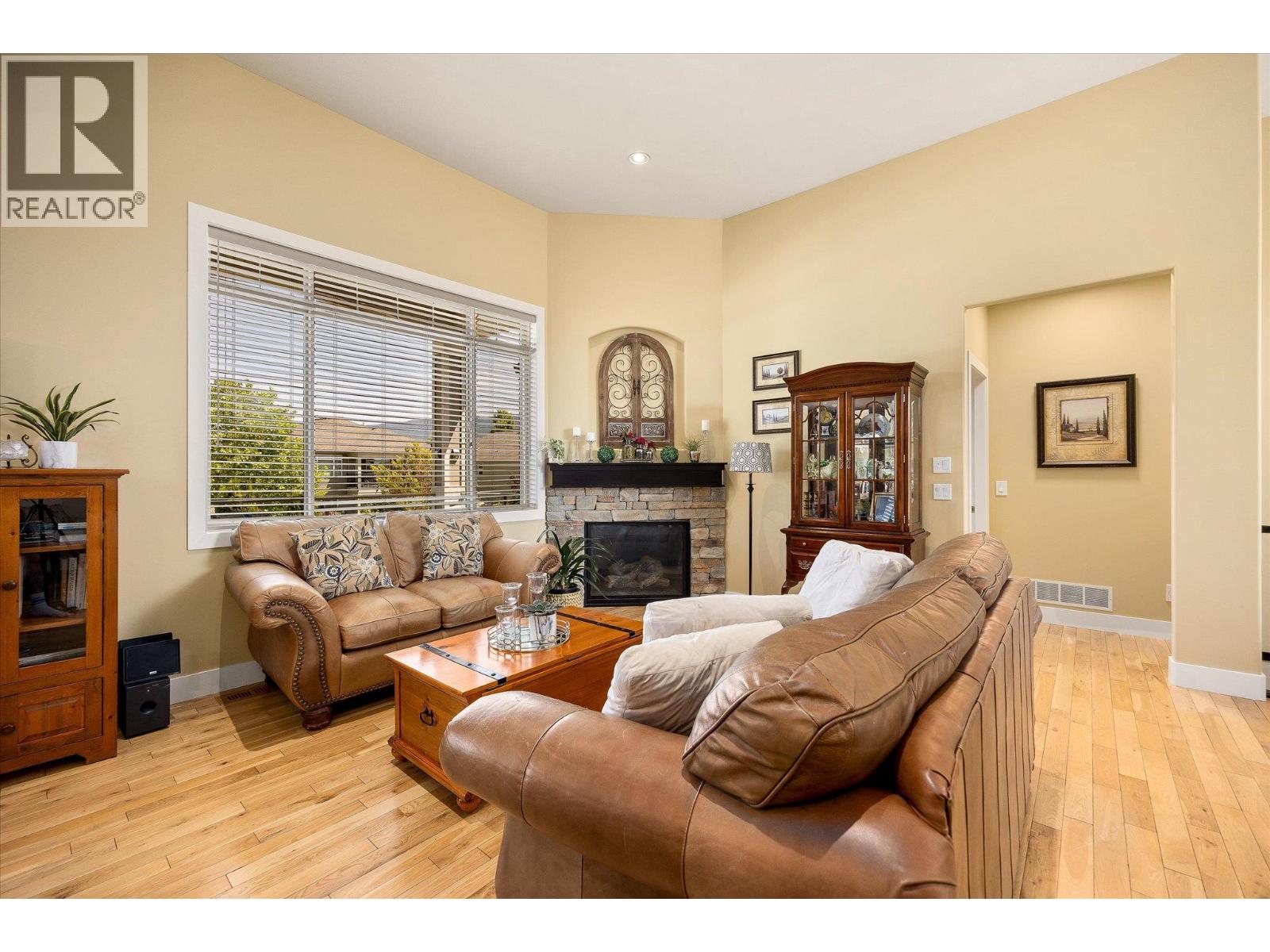 12860 Cliffshore Drive, Lake Country, British Columbia  V4V 2P7 - Photo 10 - 10375684