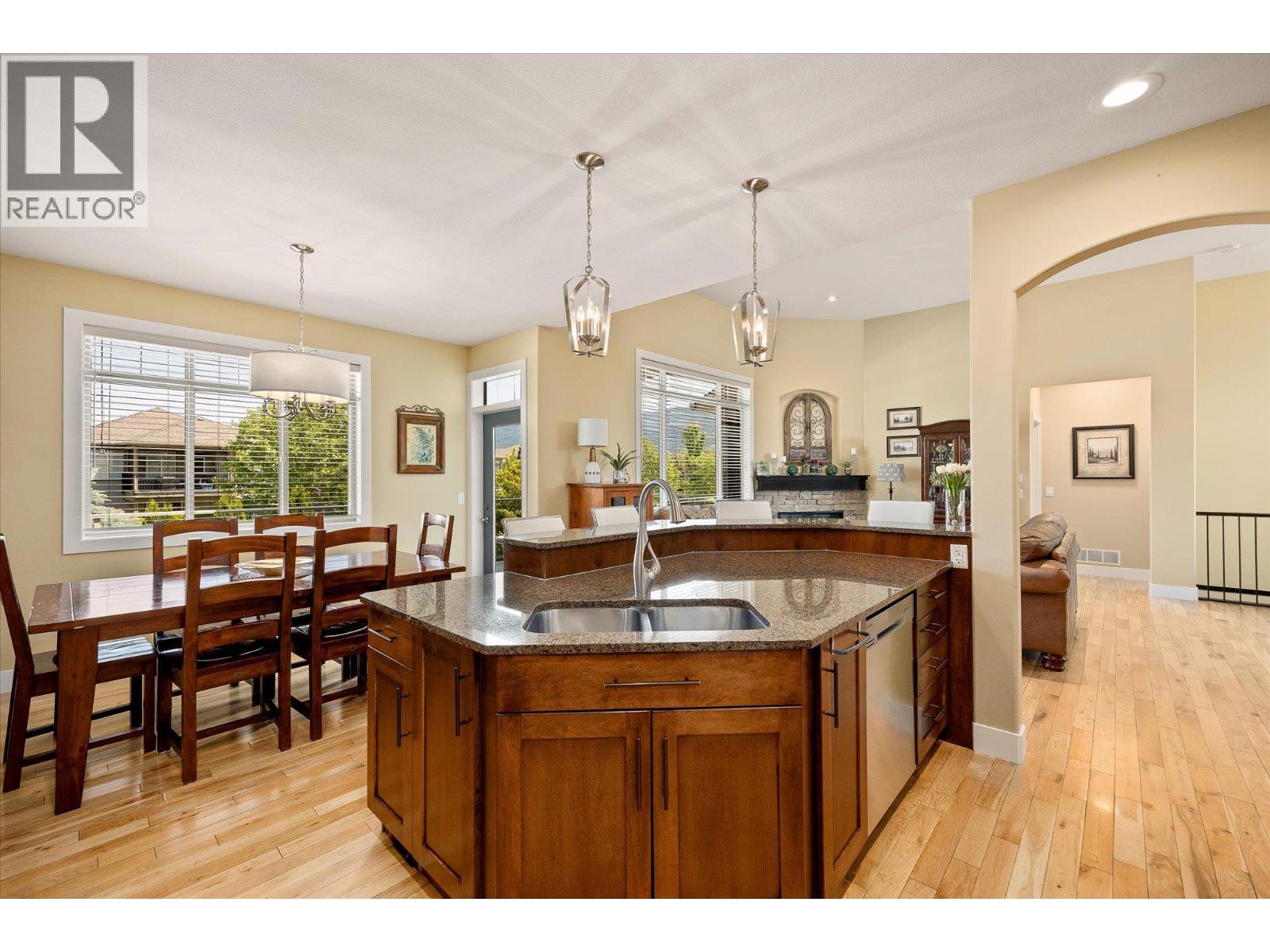 12860 Cliffshore Drive, Lake Country, British Columbia  V4V 2P7 - Photo 16 - 10375684