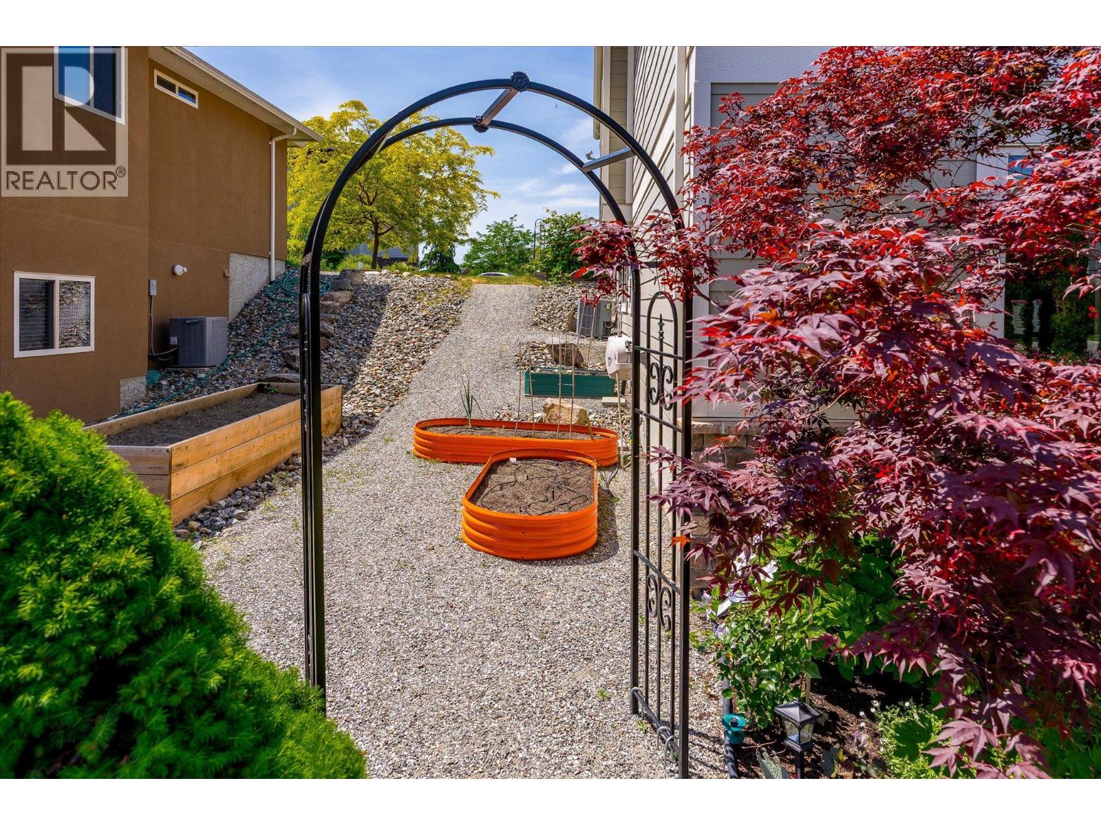 12860 Cliffshore Drive, Lake Country, British Columbia  V4V 2P7 - Photo 35 - 10375684