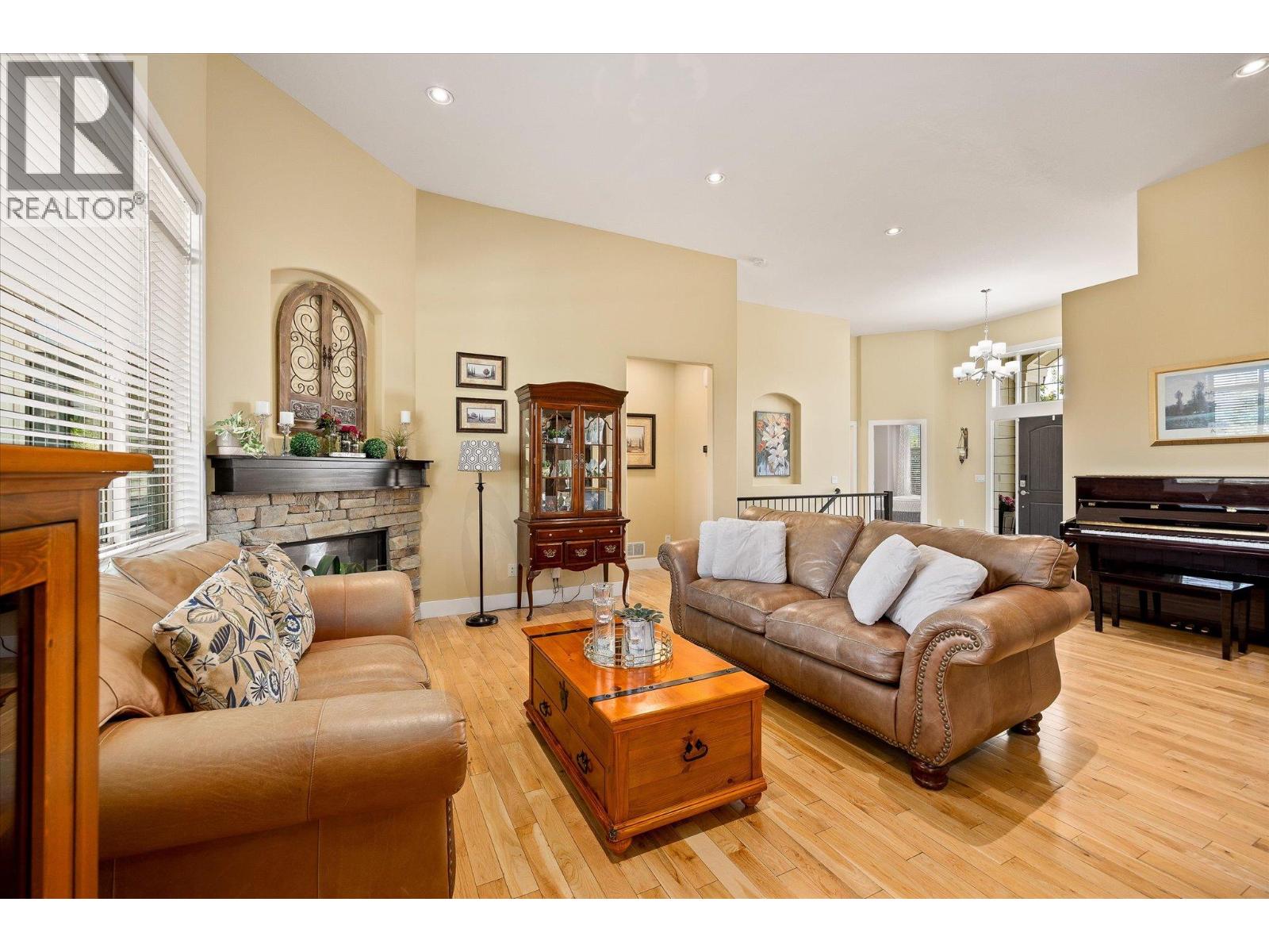 12860 Cliffshore Drive, Lake Country, British Columbia  V4V 2P7 - Photo 9 - 10375684