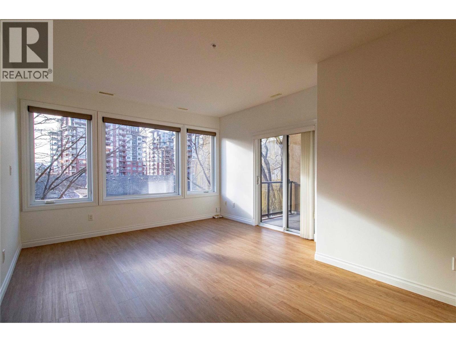 3313 Wilson Street Unit# 307, Penticton, British Columbia  V2A 8J3 - Photo 2 - 10375963