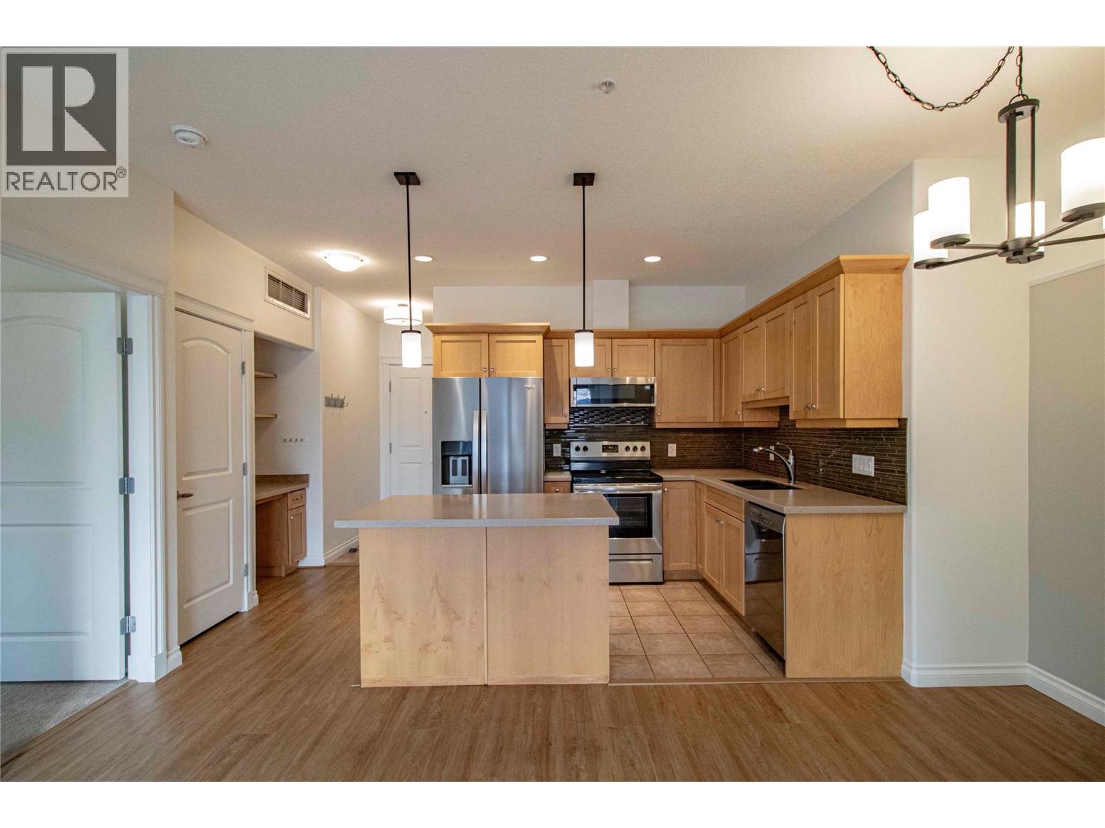 3313 Wilson Street Unit# 307, Penticton, British Columbia  V2A 8J3 - Photo 6 - 10375963