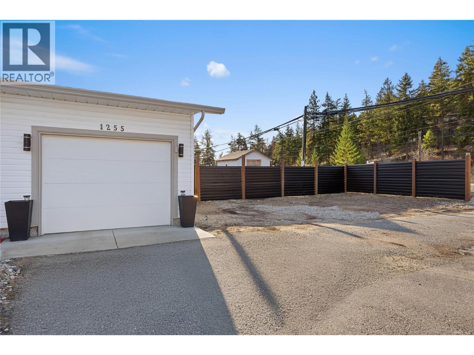 1255 Rio Drive, Kelowna, British Columbia  V1V 1E2 - Photo 5 - 10376126