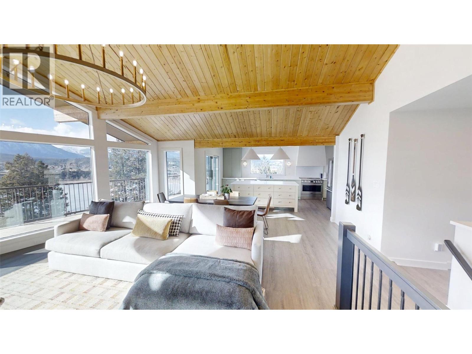 521 Upper Lakeview Road, Invermere, British Columbia  V0A 1K3 - Photo 2 - 10376119